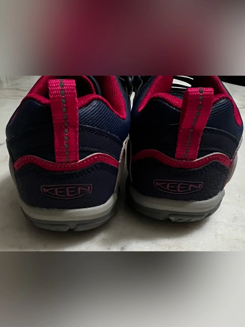 Preowned Keen  Kids Knotch Peak Blue Depths Pink Peacock Sneaker Size 3 EUC